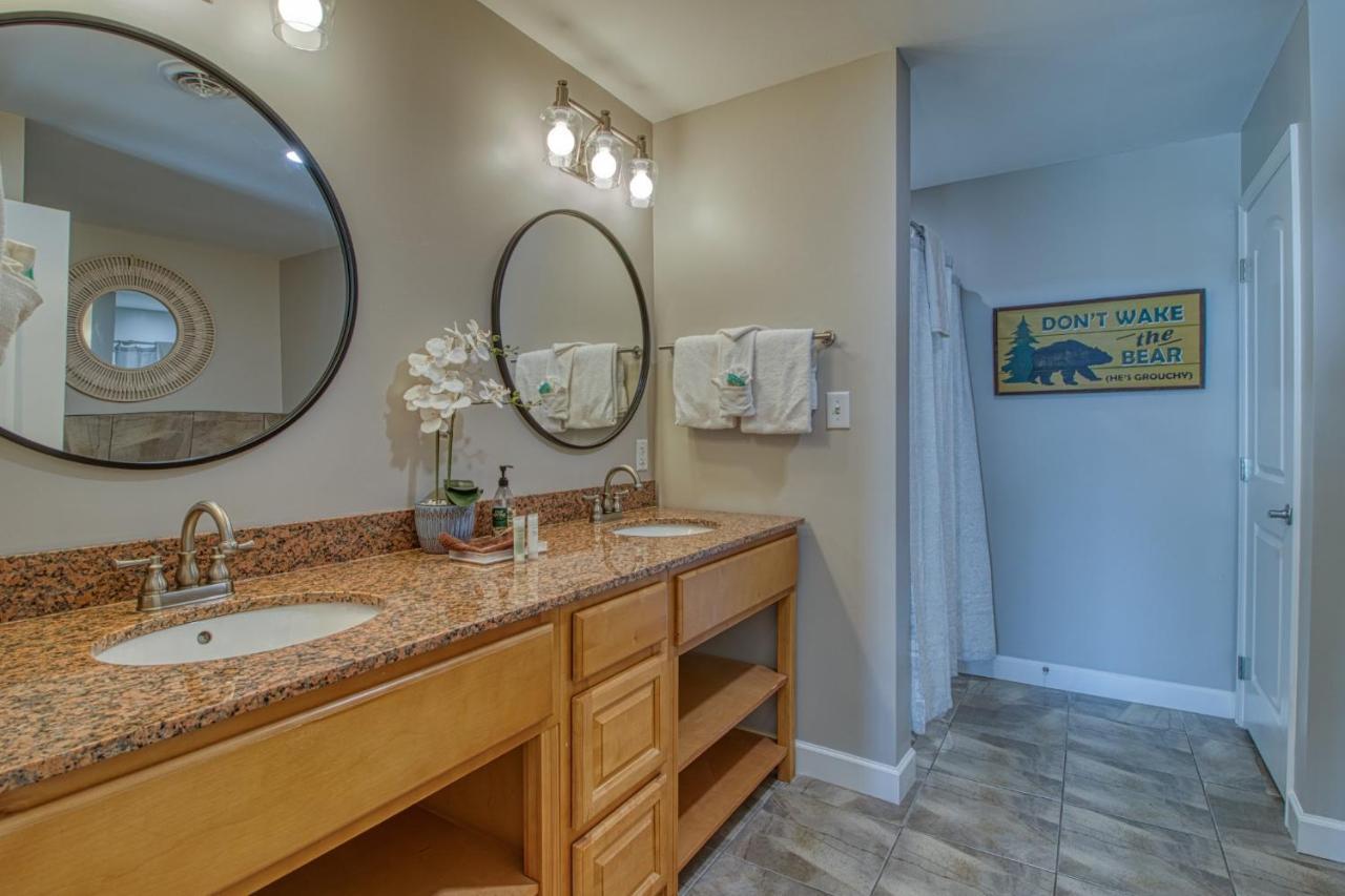 Fantastic Location! River And Mountain Views 2Br/2Ba Sleeps 6 Pigeon Forge Exterior foto
